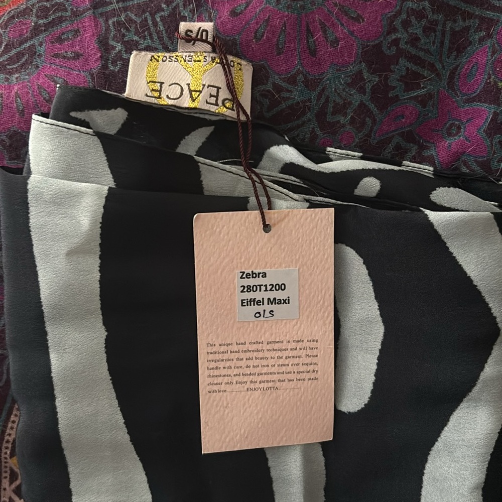 Zebra Maxi Kaftan - Picture 9 of 10
